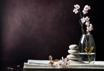 Cold Stone Therapy Massage 